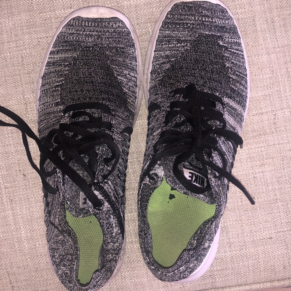 Nike black shoes - Picture 2 of 7